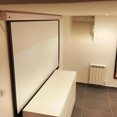 아파트 Petite Maison A Proche De Em Lyon. 다딜리