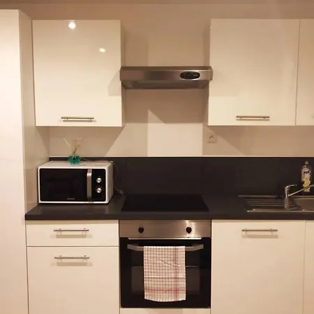 Petite Maison A Proche De Em Lyon. 아파트